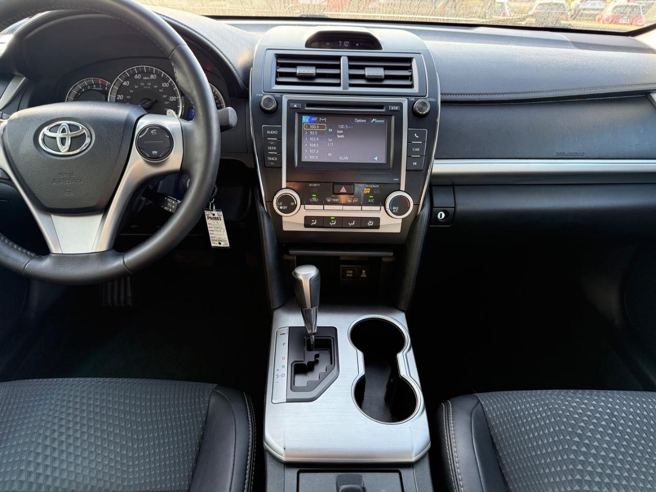 Toyota Camry Vehicle Image 10