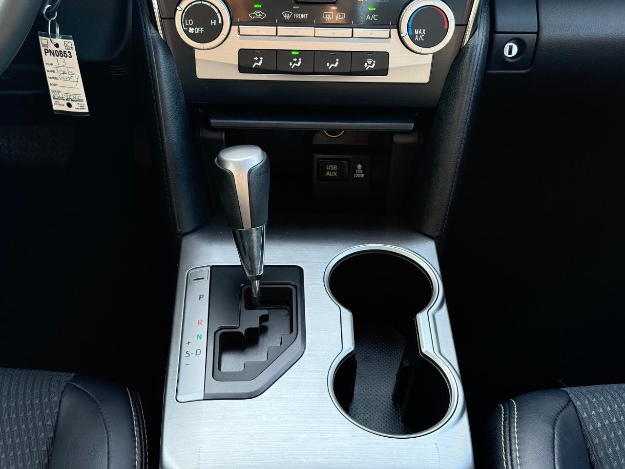 Toyota Camry Vehicle Image 12