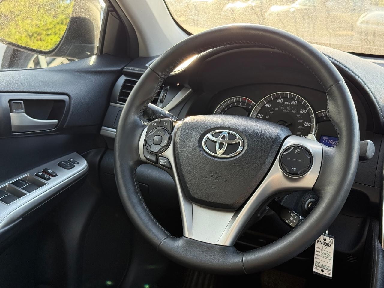 Toyota Camry Vehicle Image 13