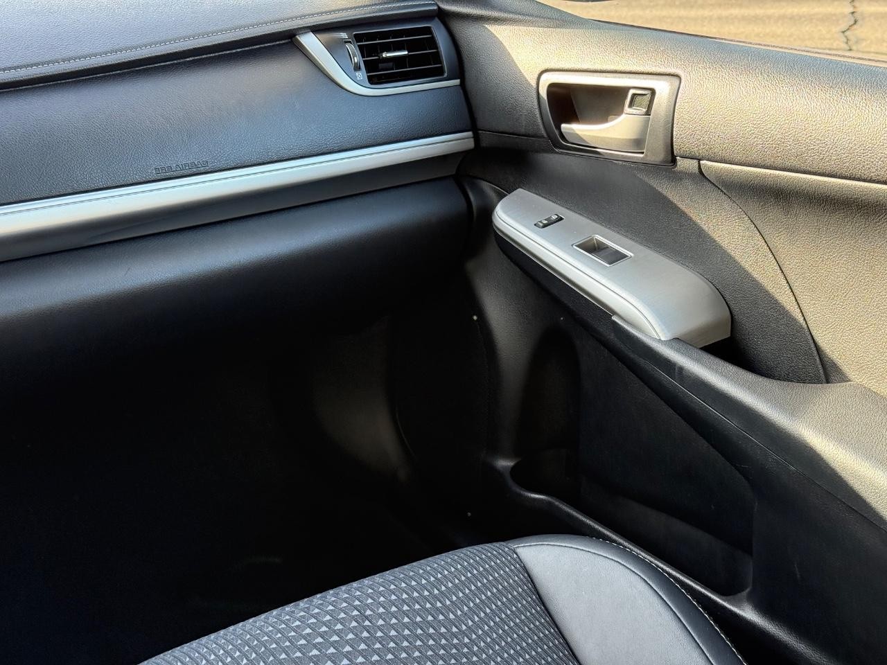 Toyota Camry Vehicle Image 14