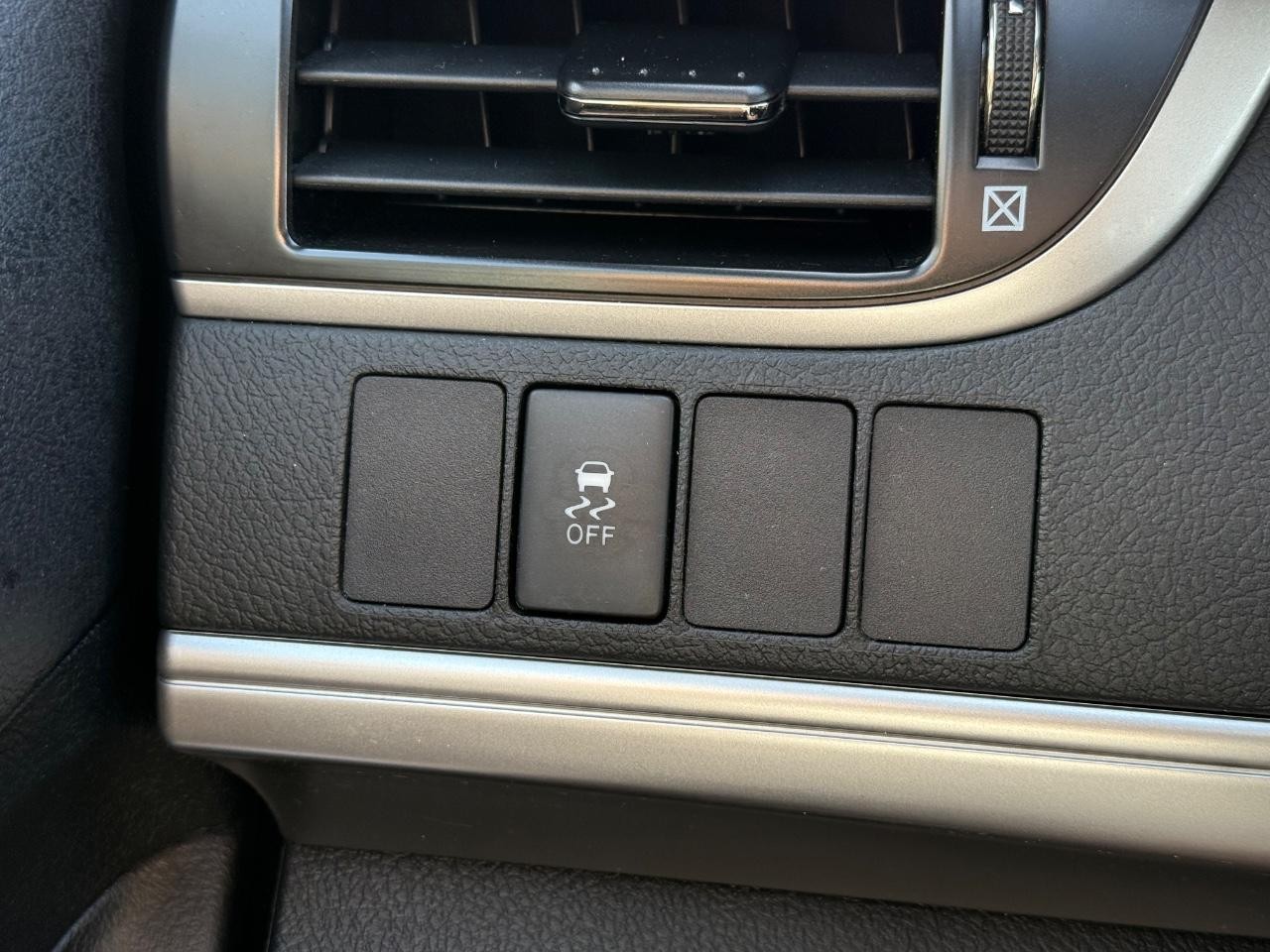 Toyota Camry Vehicle Image 18