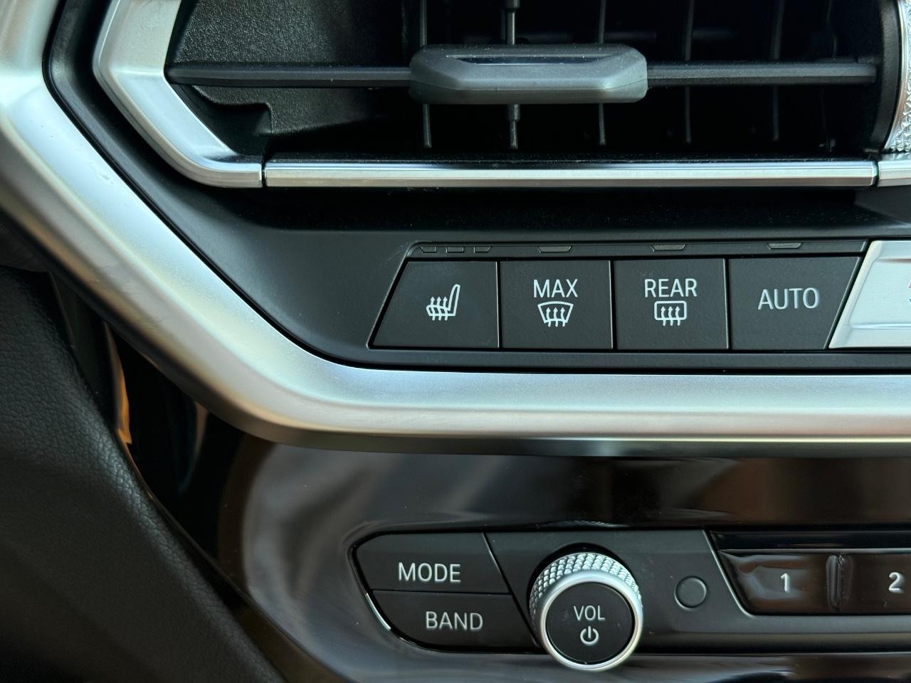 BMW X4 Vehicle Image 20