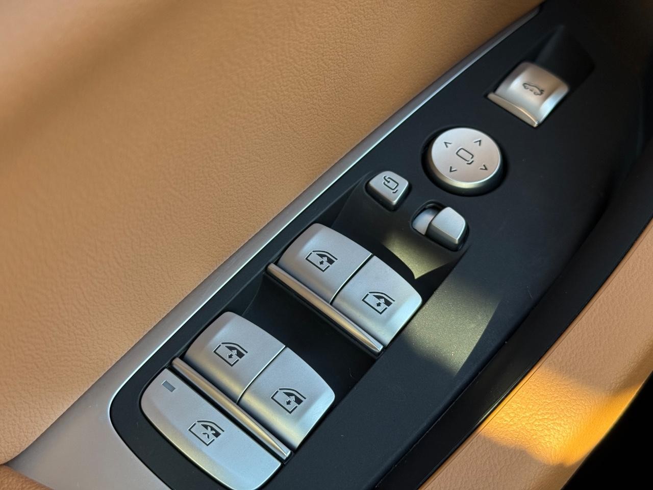 BMW X4 Vehicle Image 22