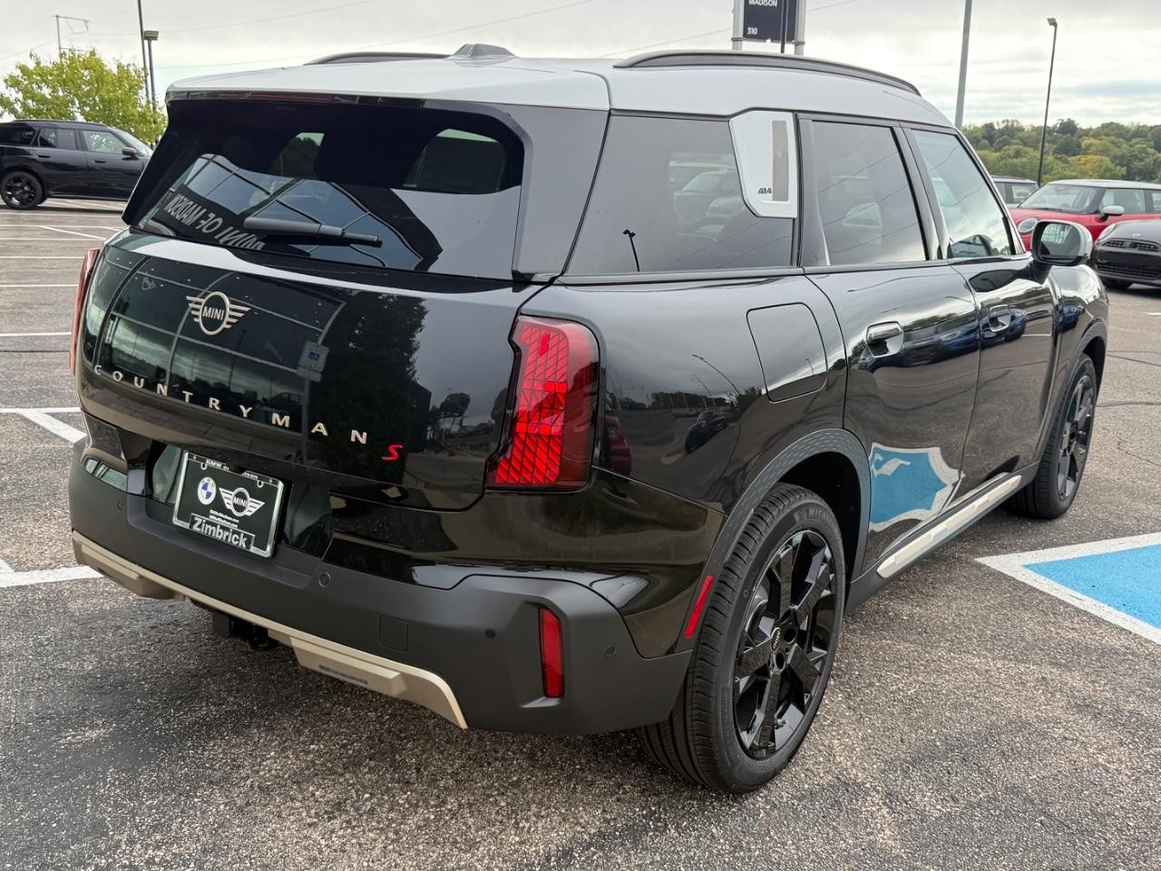 MINI Countryman Vehicle Image 03