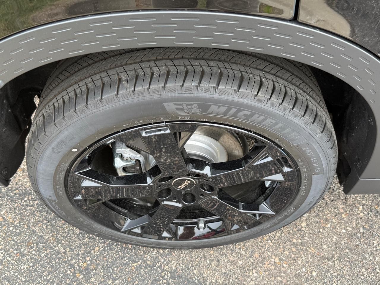 MINI Countryman Vehicle Image 04