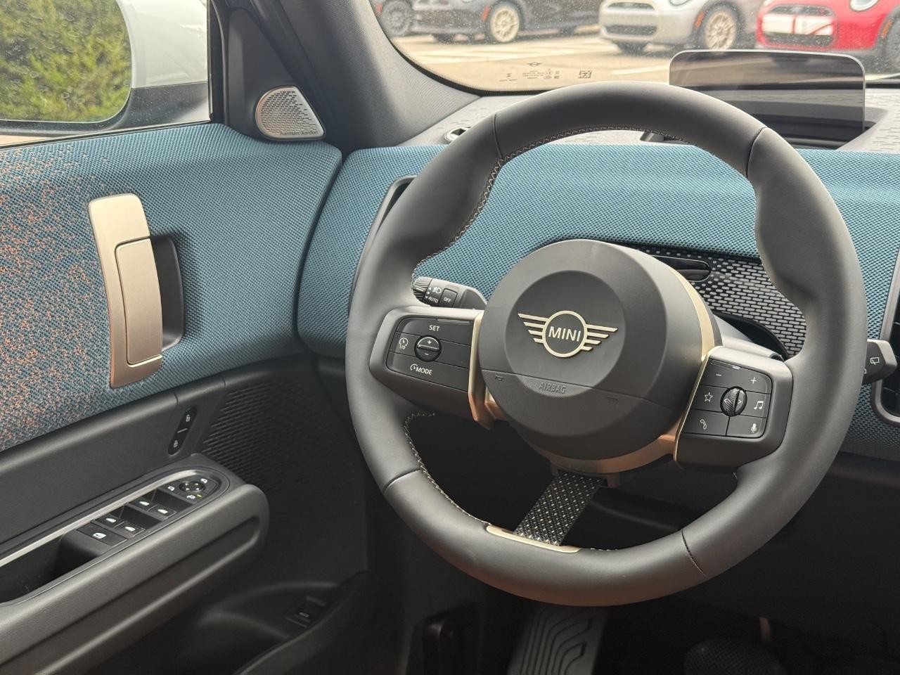 MINI Countryman Vehicle Image 08