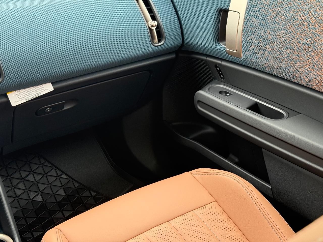 MINI Countryman Vehicle Image 09