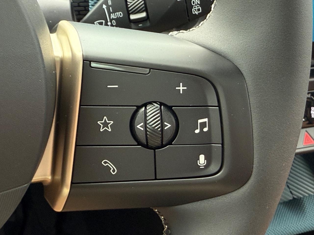 MINI Countryman Vehicle Image 11