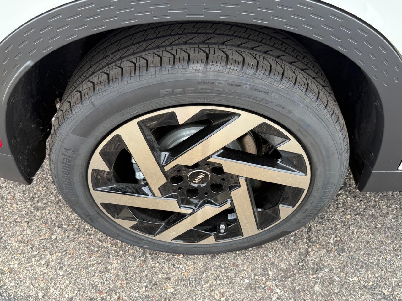 MINI Countryman Vehicle Image 04