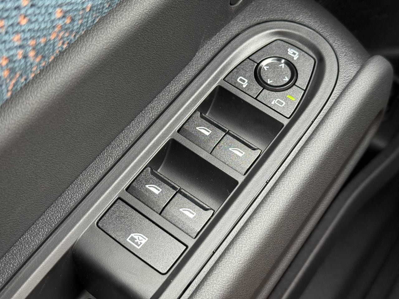 MINI Countryman Vehicle Image 16