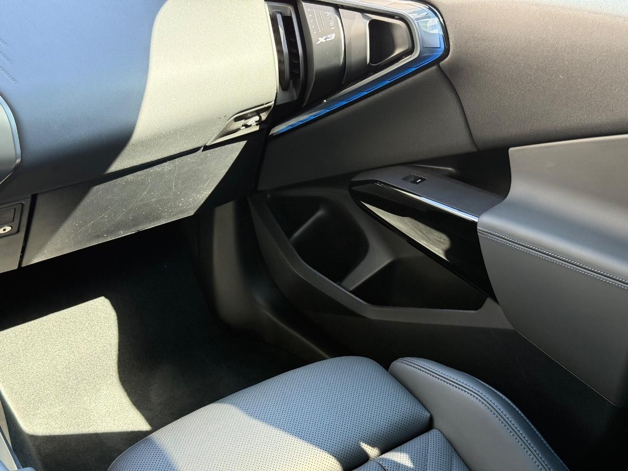 BMW X3 Vehicle Image 14