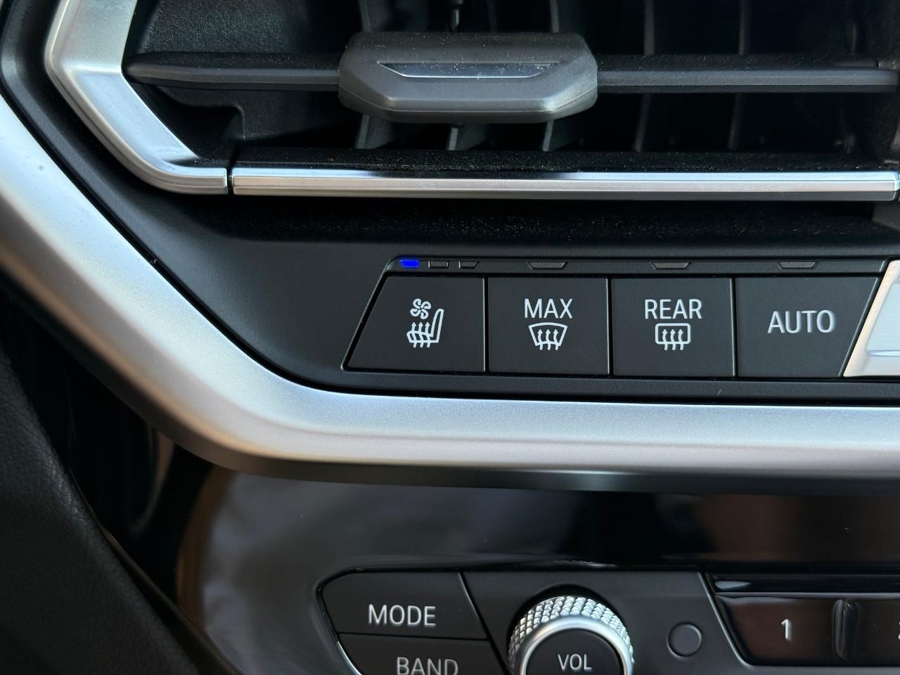 BMW X3 Vehicle Image 22