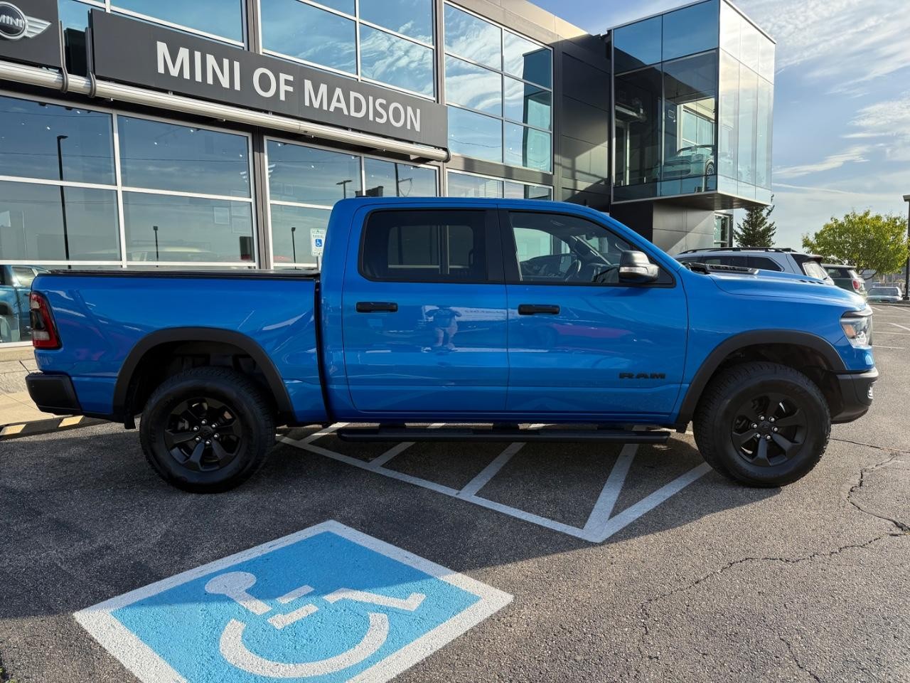 Ram 1500 Vehicle Image 02