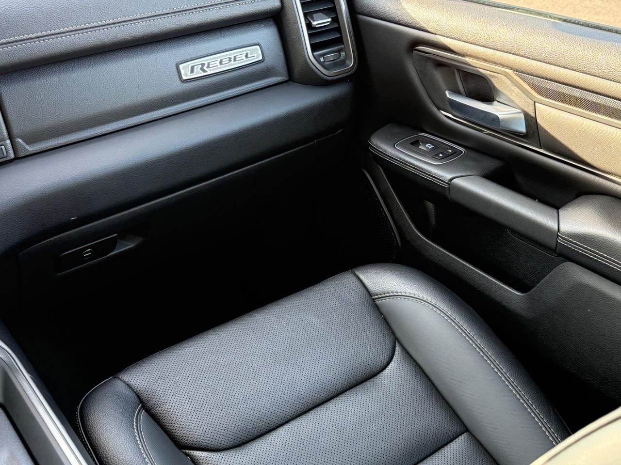 Ram 1500 Vehicle Image 15