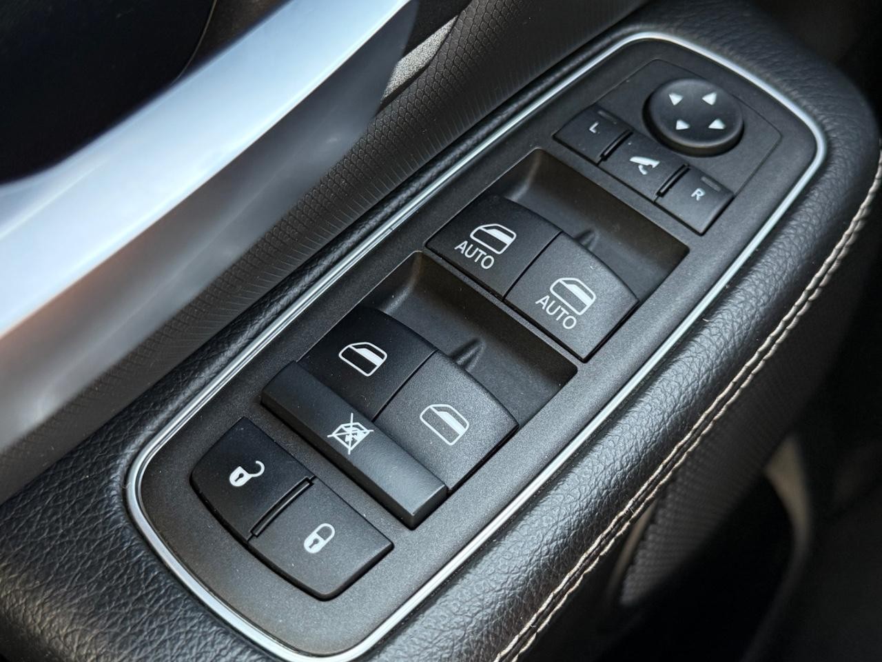 Ram 1500 Vehicle Image 21