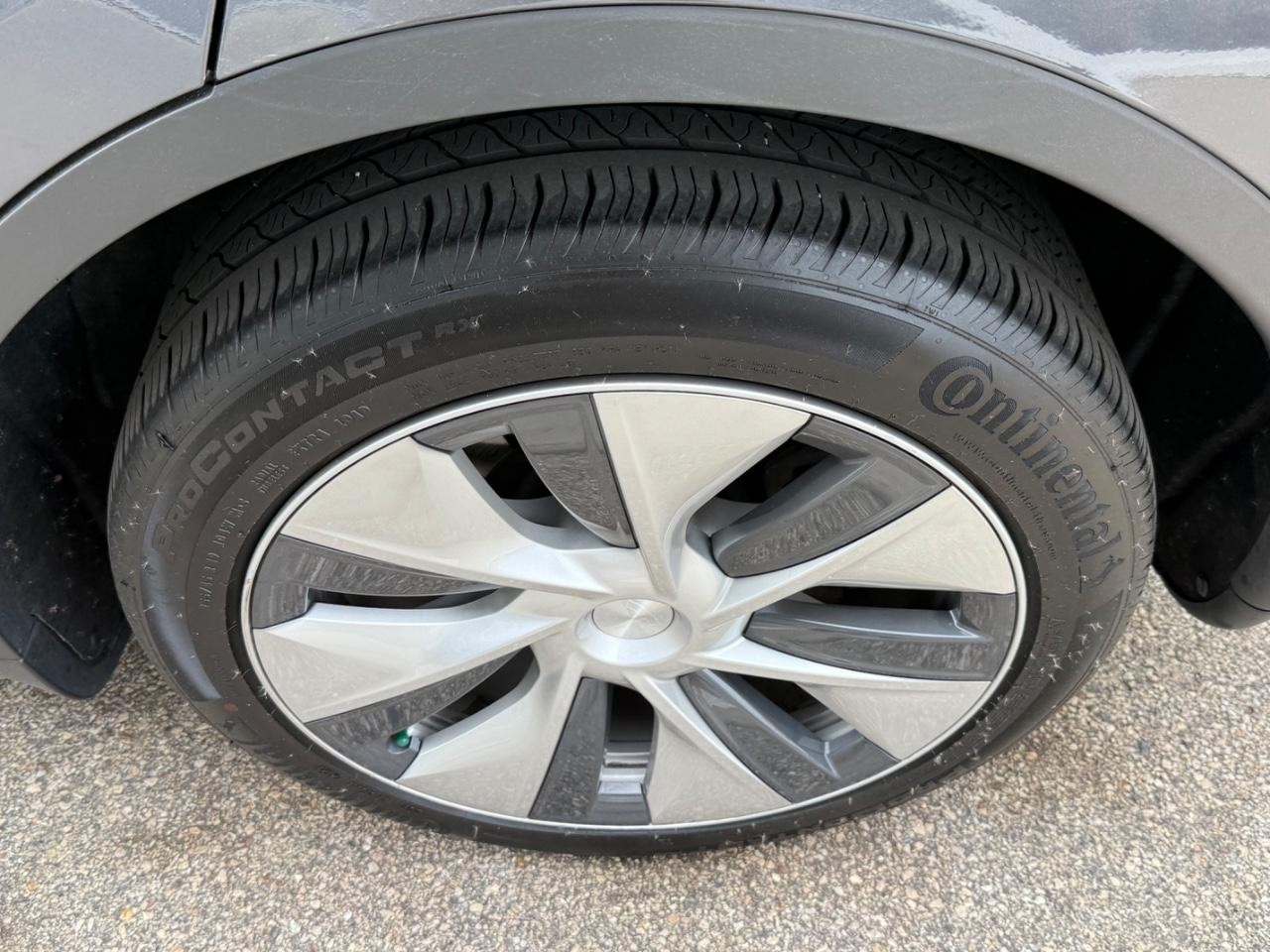 Tesla Model Y Vehicle Image 07