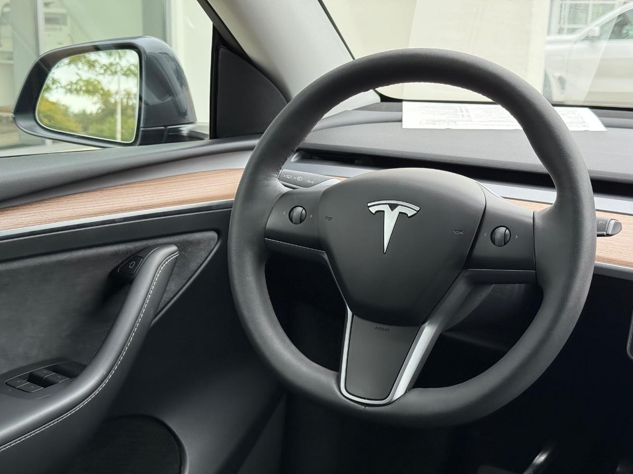 Tesla Model Y Vehicle Image 13
