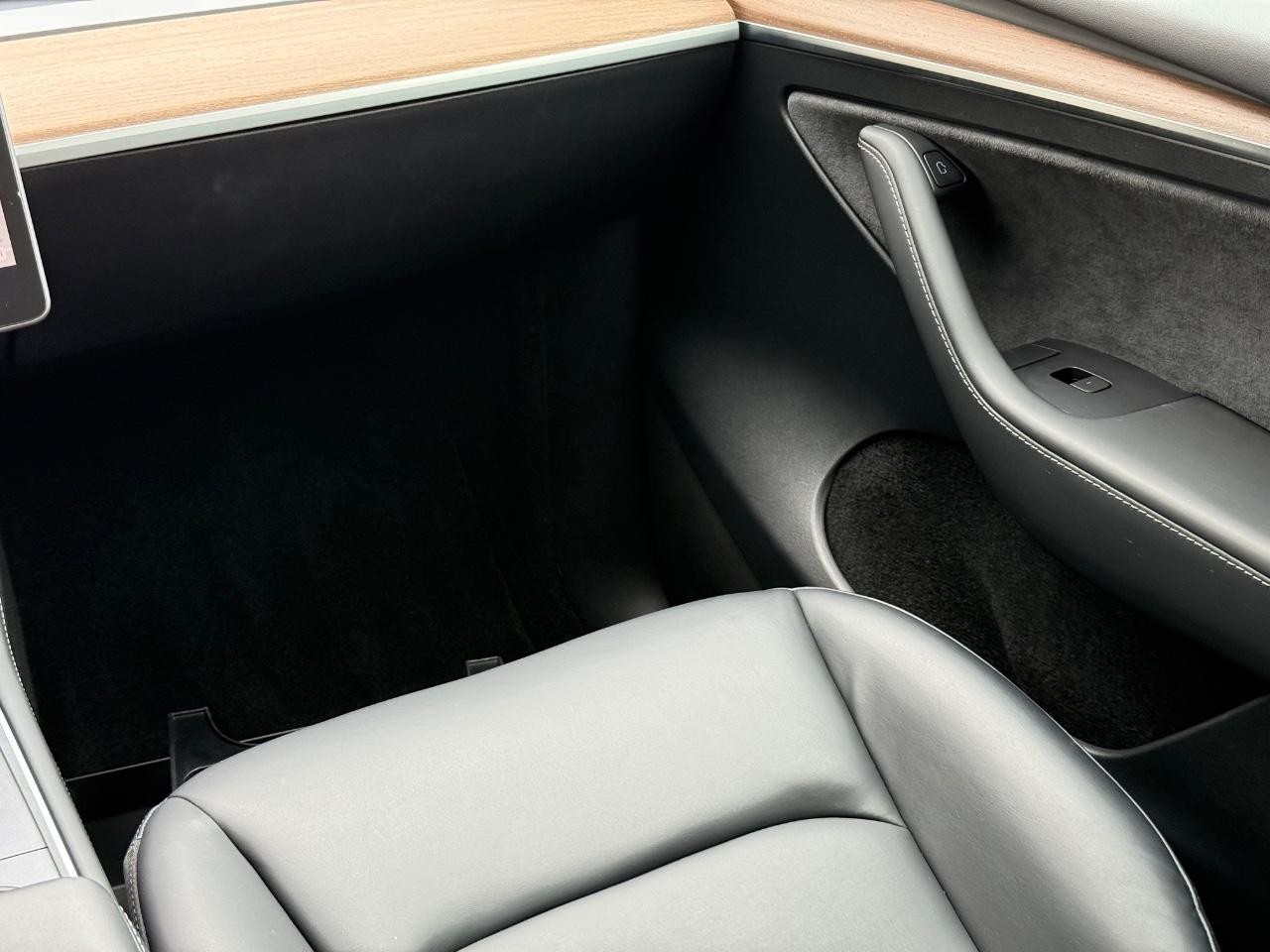 Tesla Model Y Vehicle Image 14