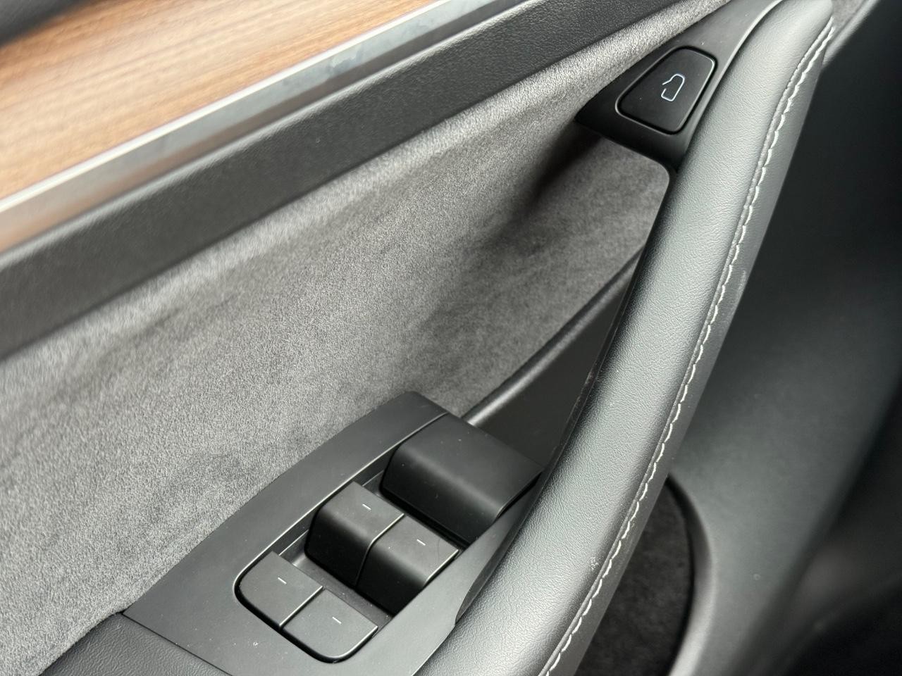 Tesla Model Y Vehicle Image 20