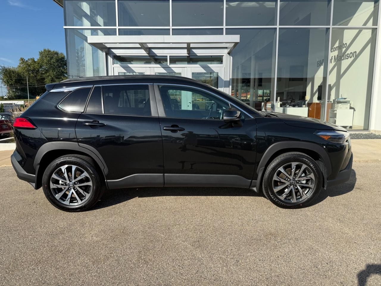 Toyota Corolla Cross Vehicle Image 09