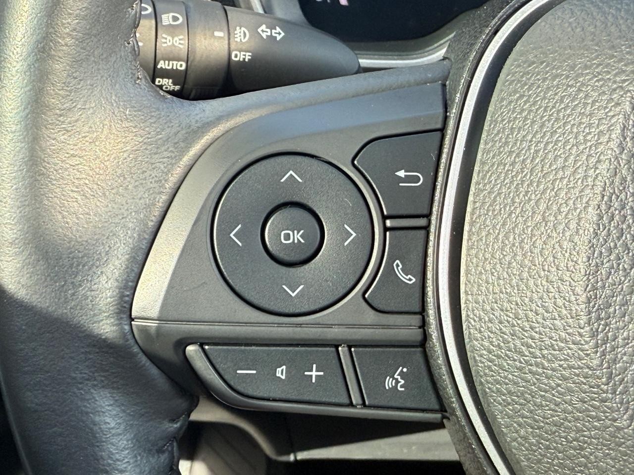 Toyota Corolla Cross Vehicle Image 24