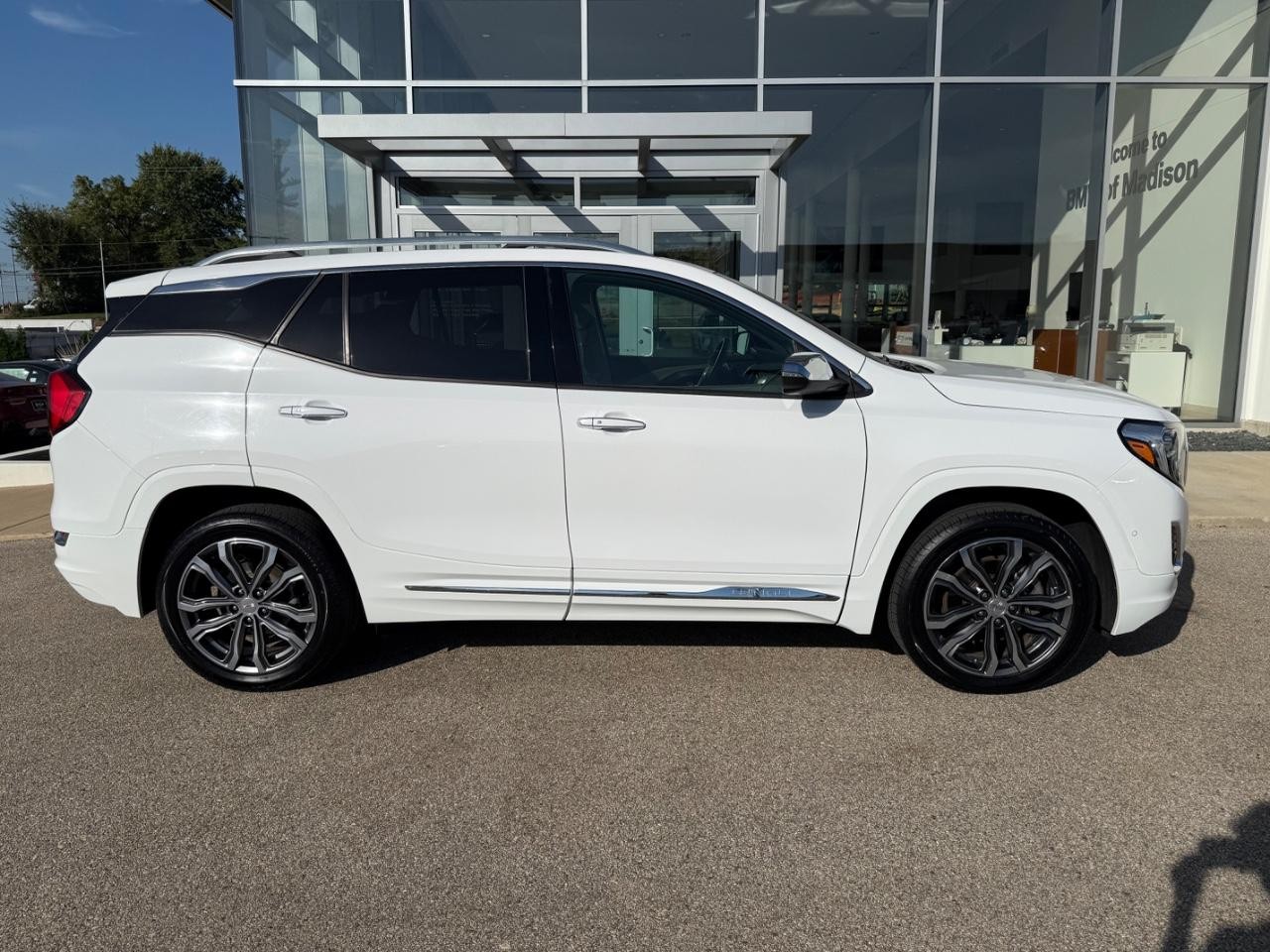 GMC Terrain Vehicle Image 02