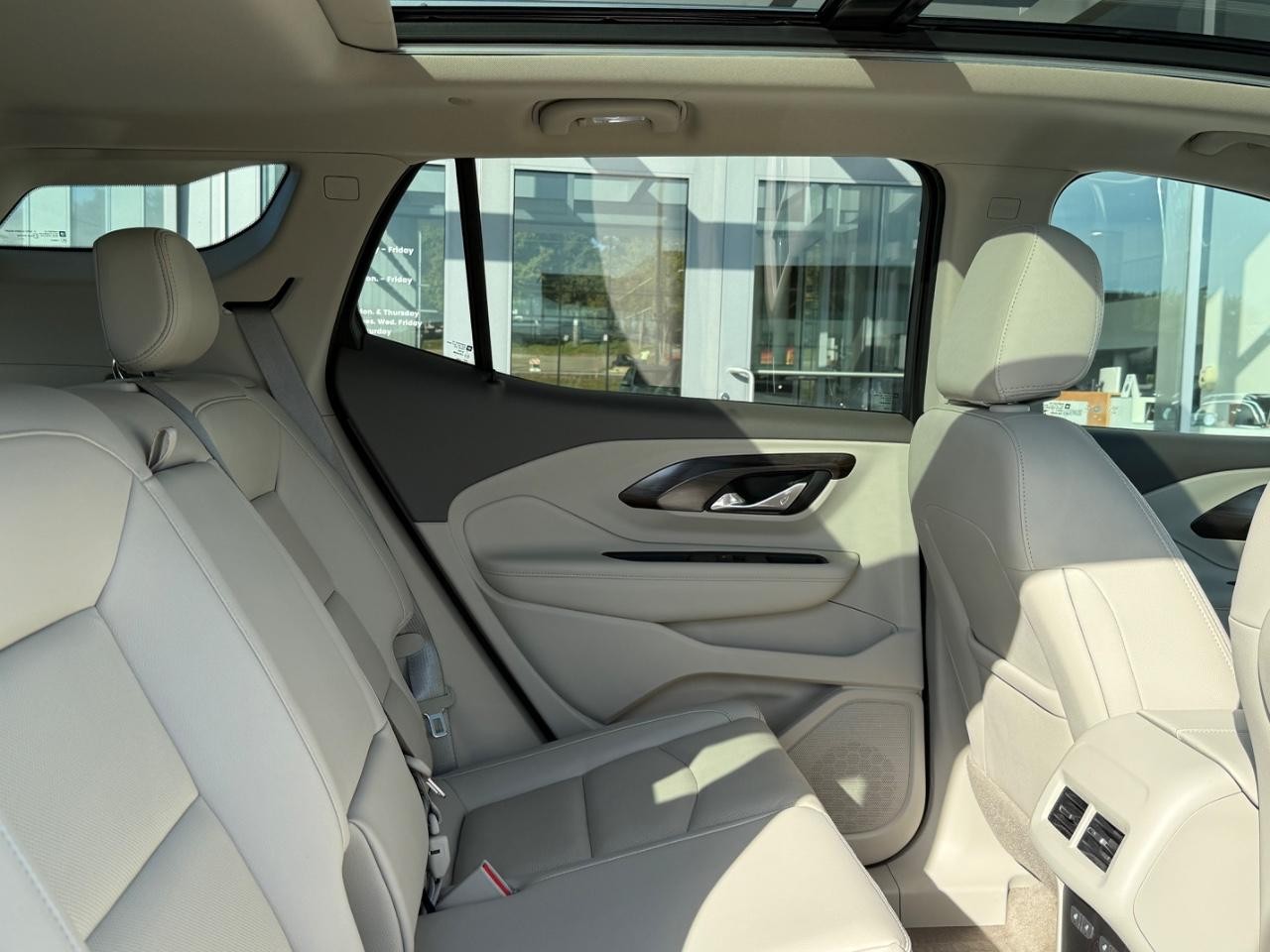 GMC Terrain Vehicle Image 09