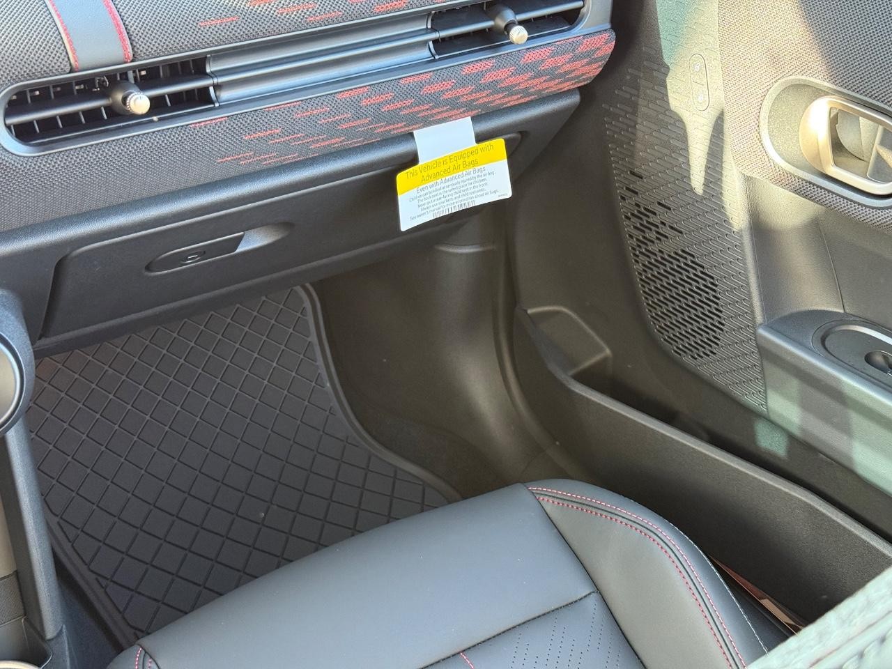 MINI Convertible Vehicle Image 11