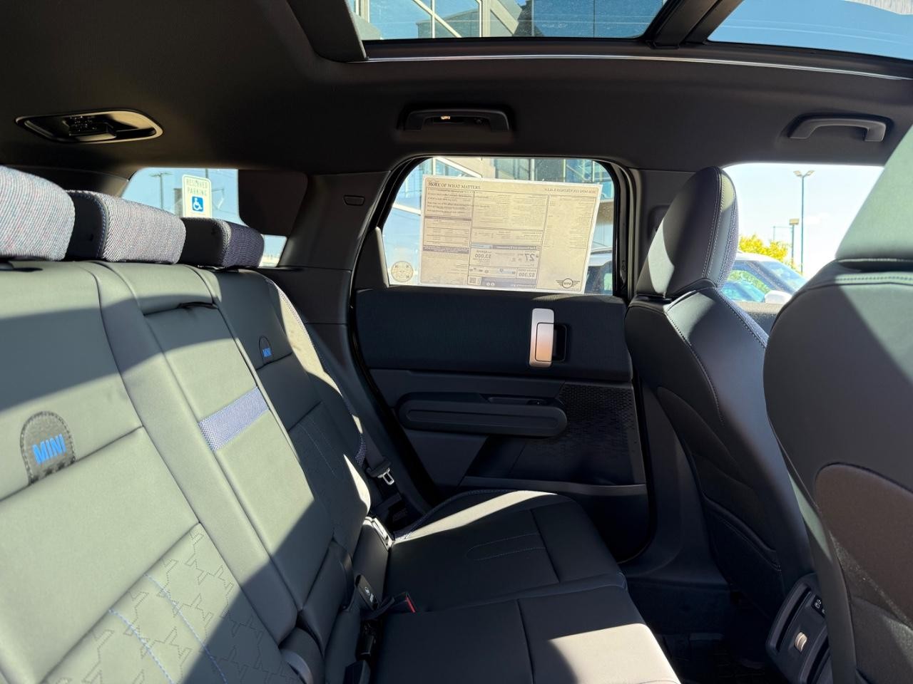 MINI Countryman Vehicle Image 05