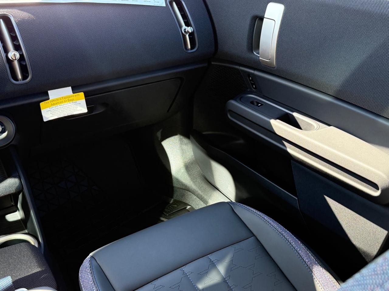 MINI Countryman Vehicle Image 10