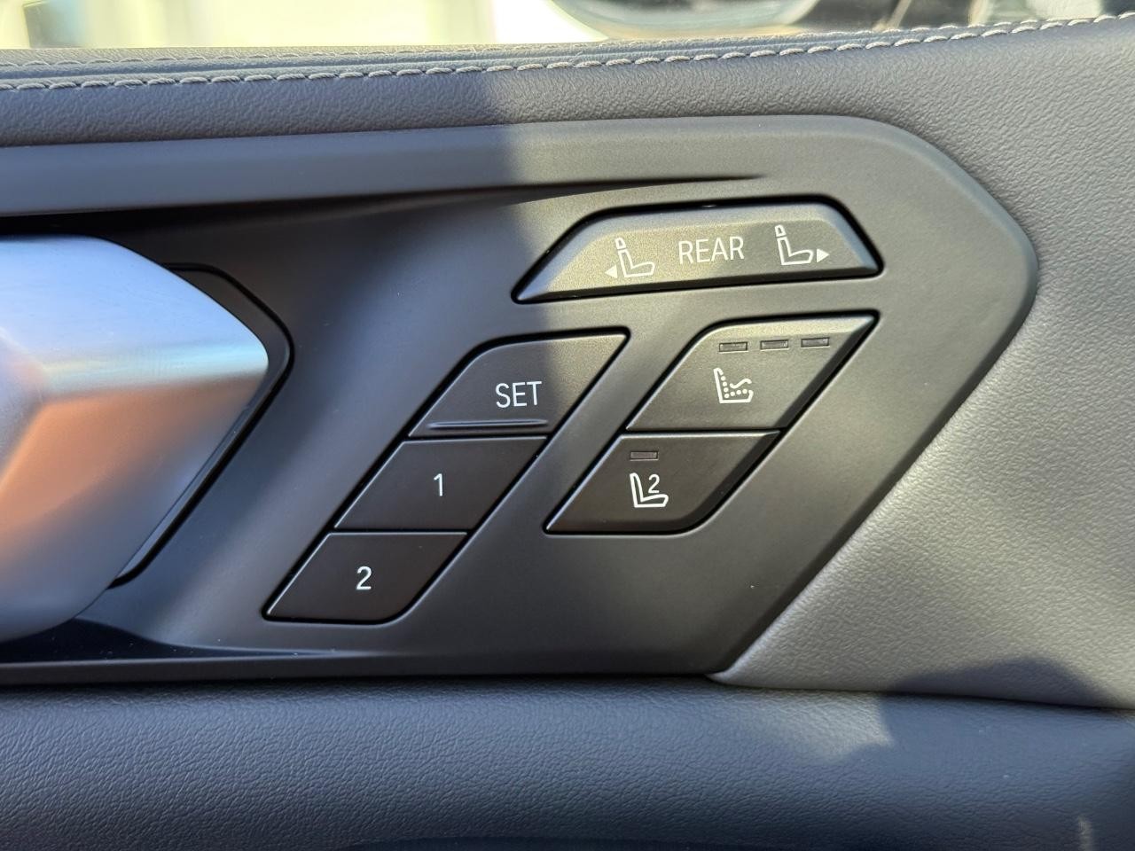 BMW X7 Vehicle Image 12