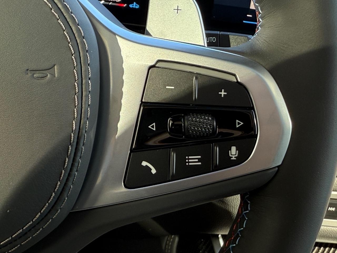 BMW X7 Vehicle Image 14