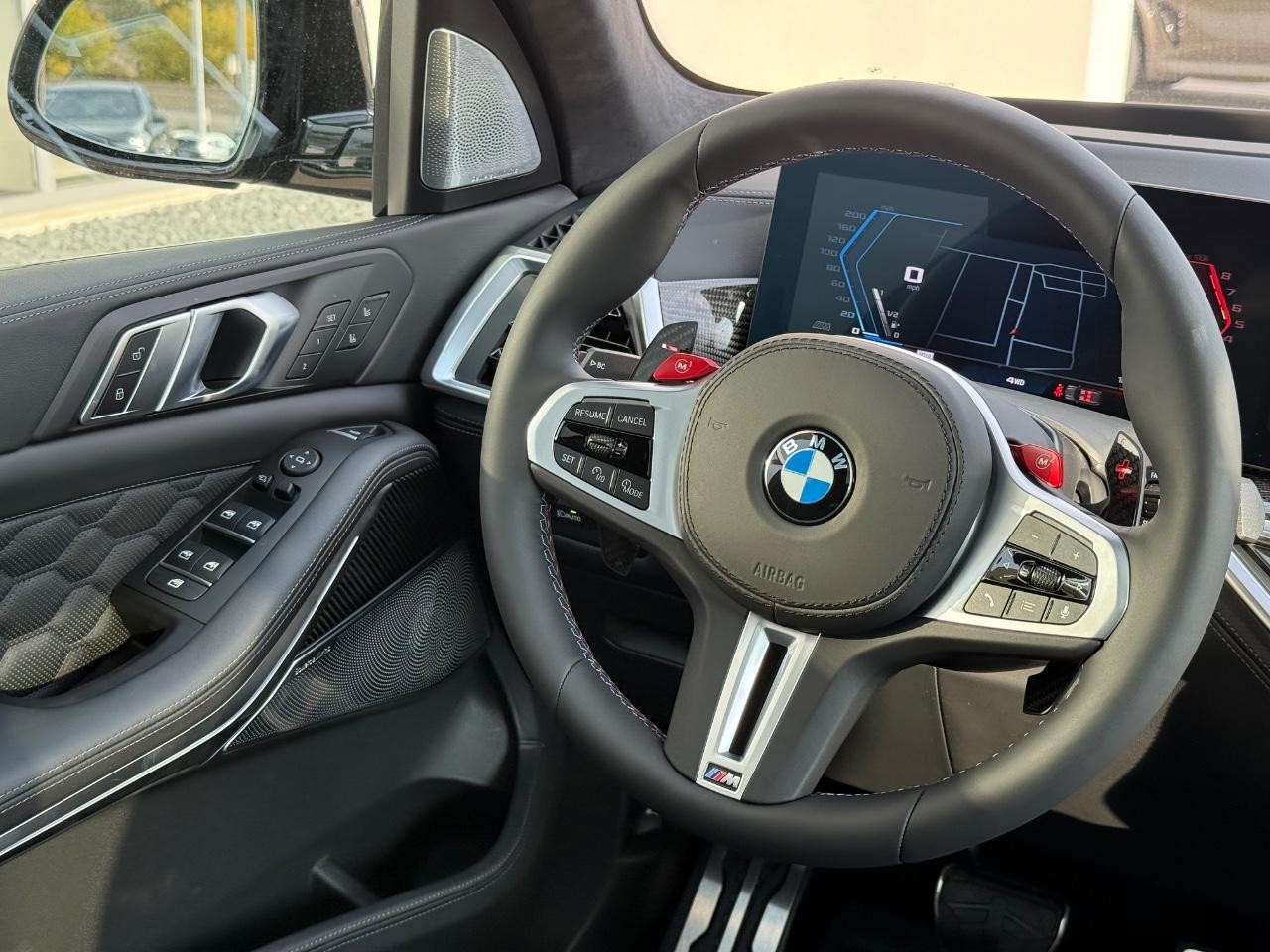 BMW X5 M Vehicle Image 09