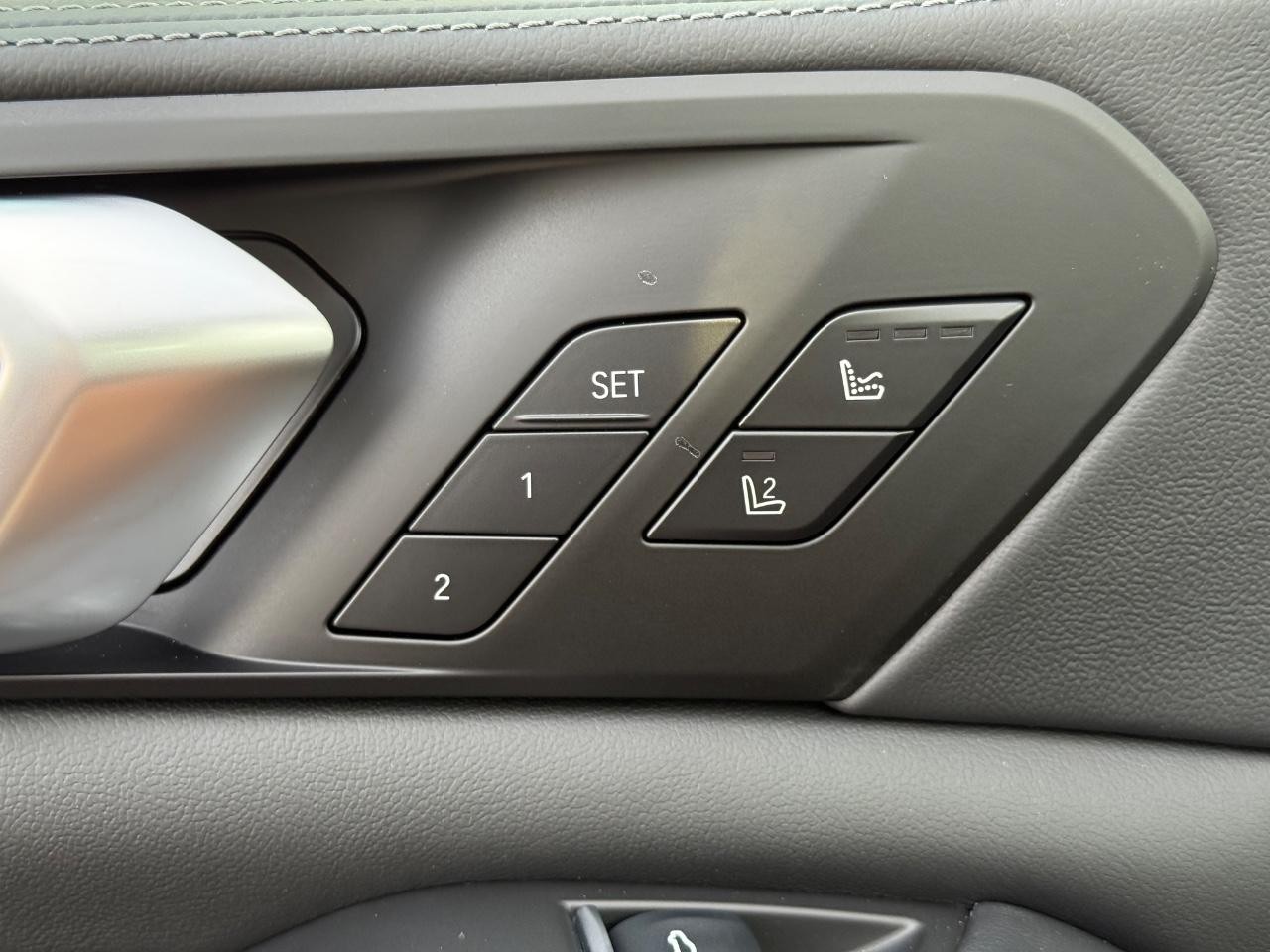 BMW X5 M Vehicle Image 11