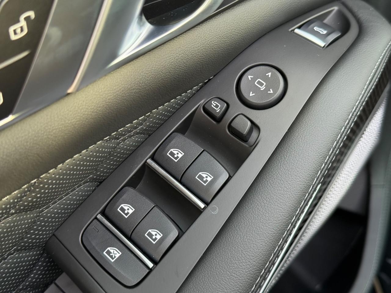 BMW X5 M Vehicle Image 18