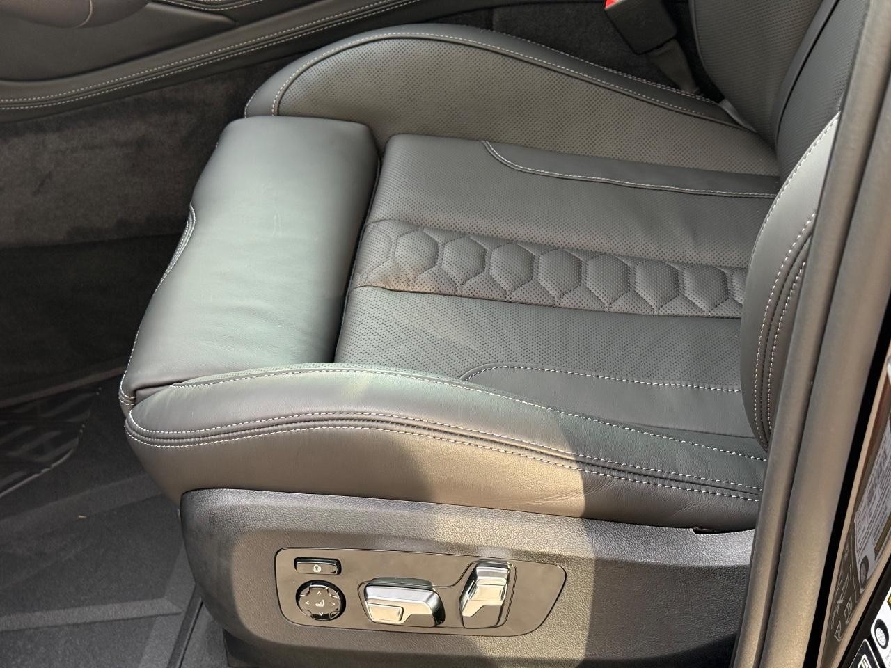 BMW X5 M Vehicle Image 19