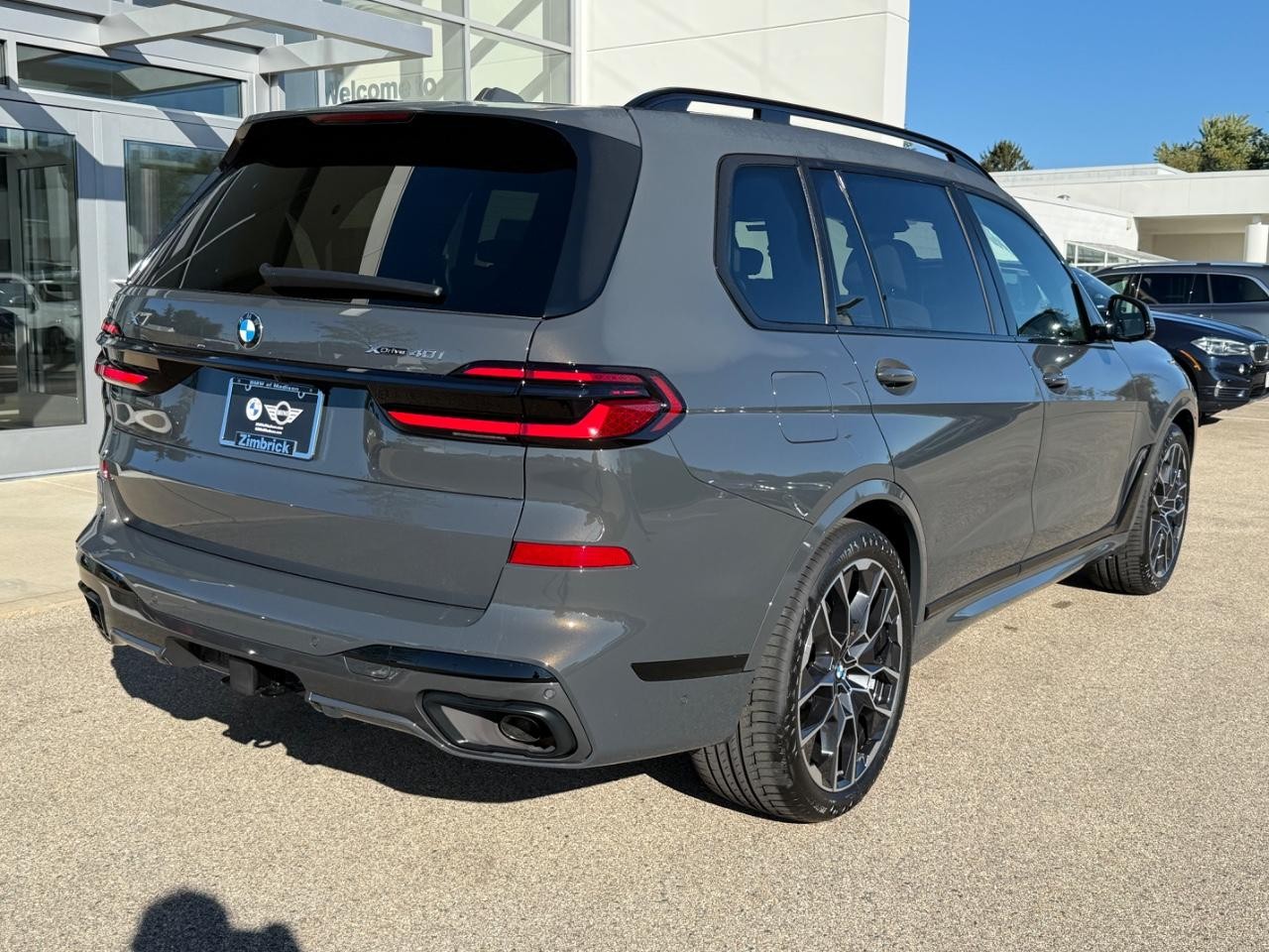 BMW X7 Vehicle Image 03