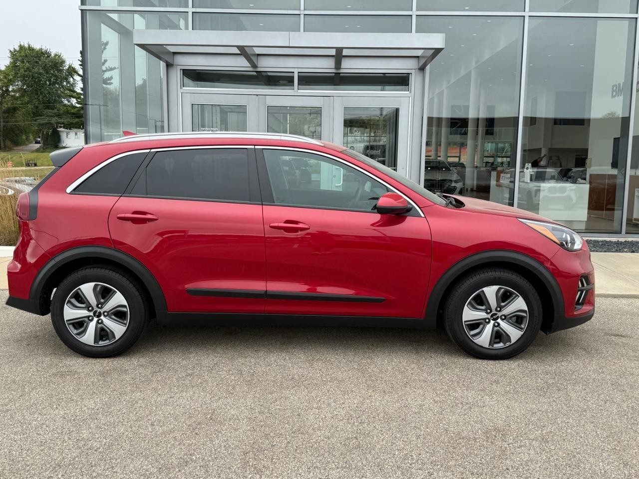 Kia Niro Vehicle Image 02