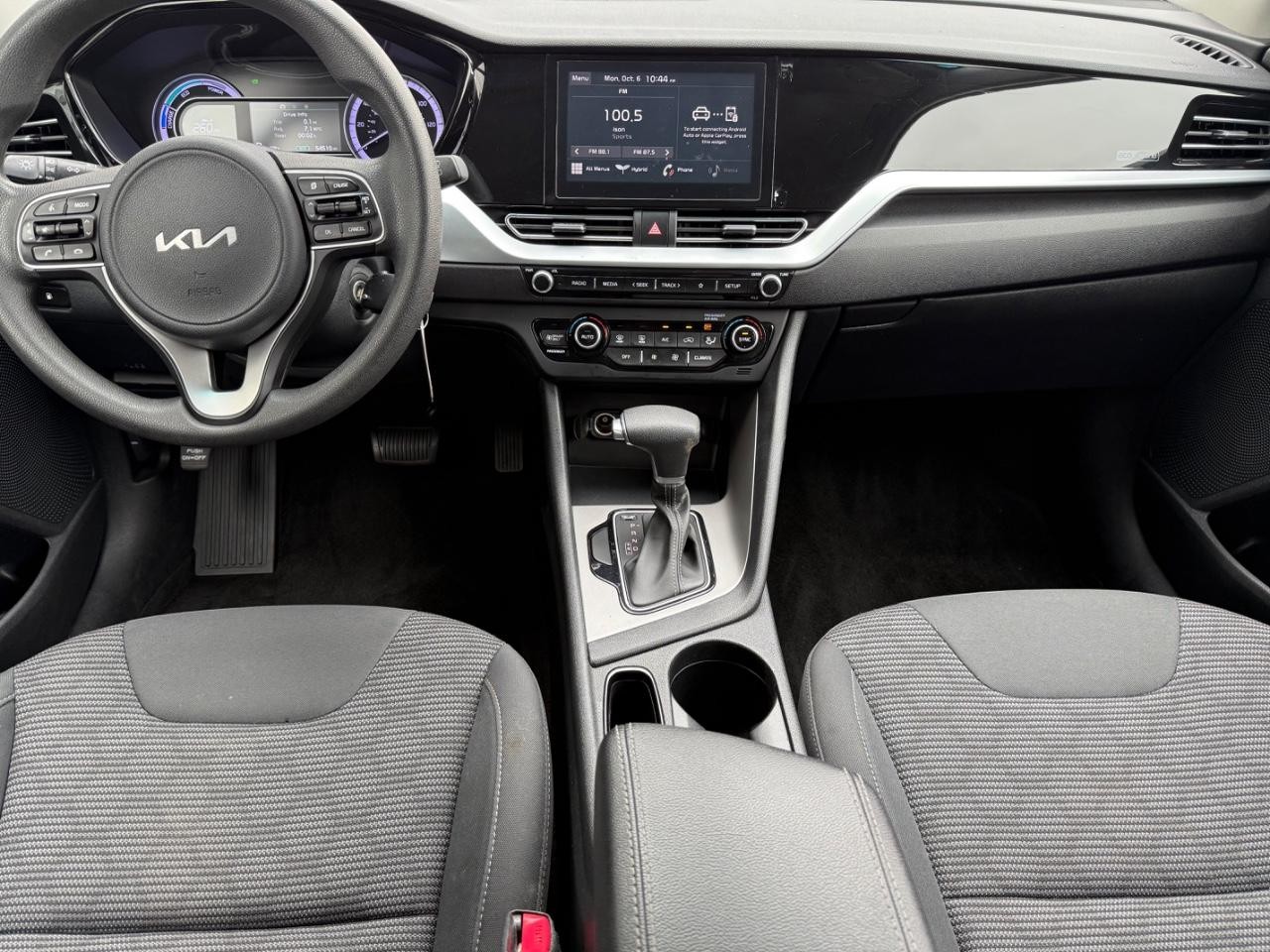 Kia Niro Vehicle Image 10