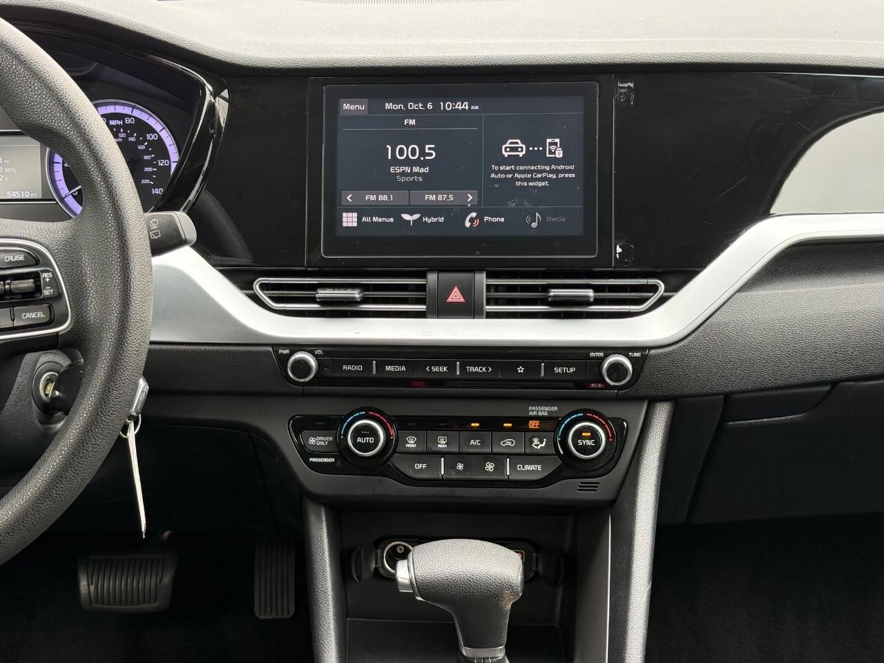 Kia Niro Vehicle Image 11