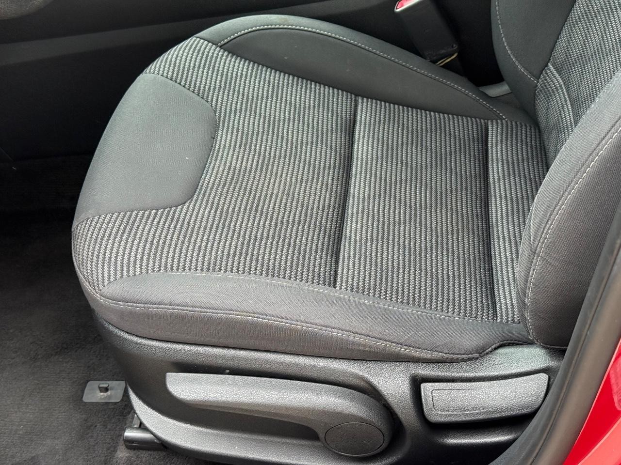 Kia Niro Vehicle Image 20