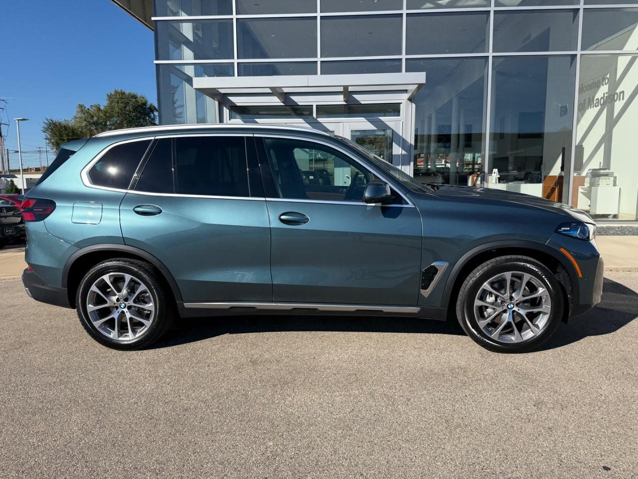 BMW X5 Vehicle Image 02