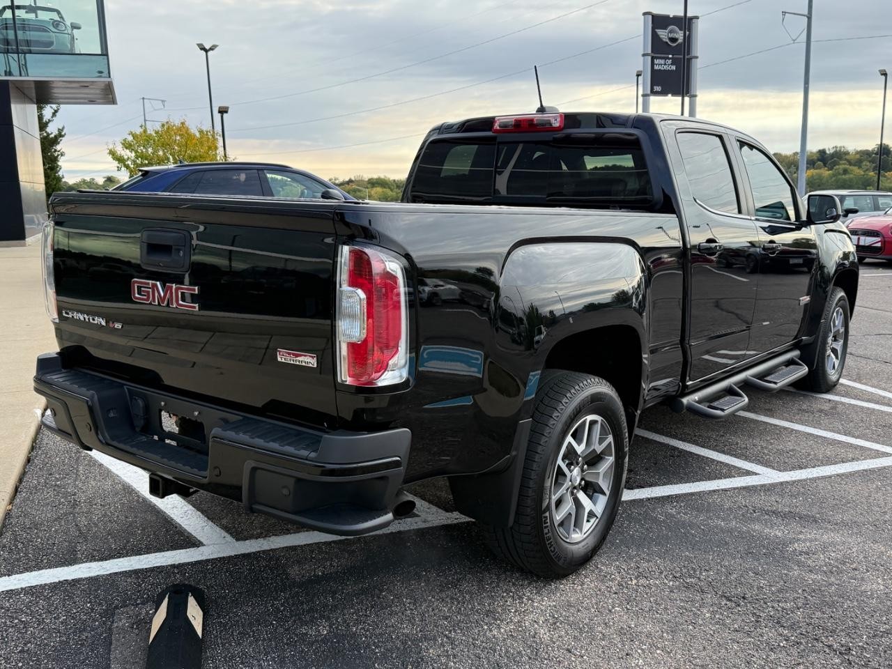 GMC Canyon Vehicle Image 03