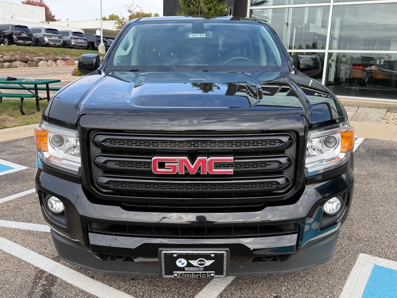 GMC Canyon Vehicle Image 09