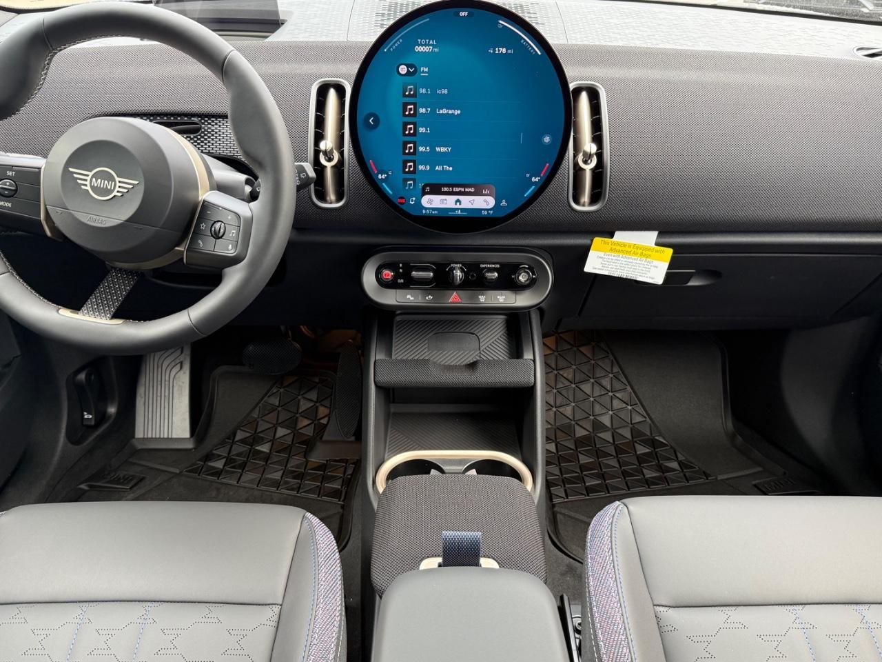 MINI Countryman Vehicle Image 06