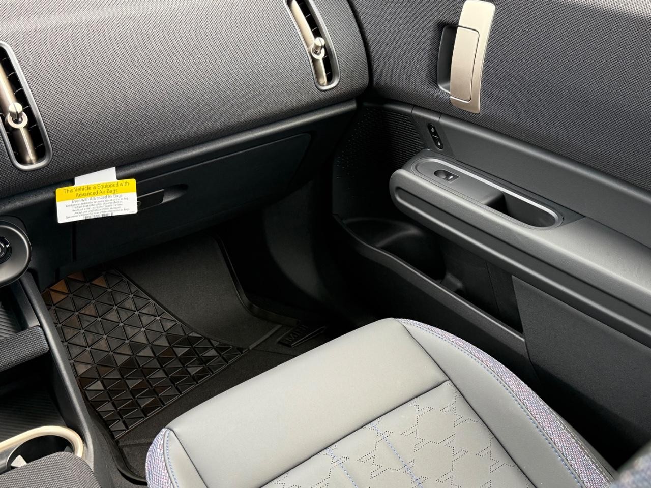 MINI Countryman Vehicle Image 10