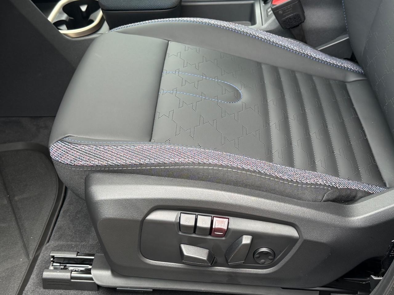 MINI Countryman Vehicle Image 17