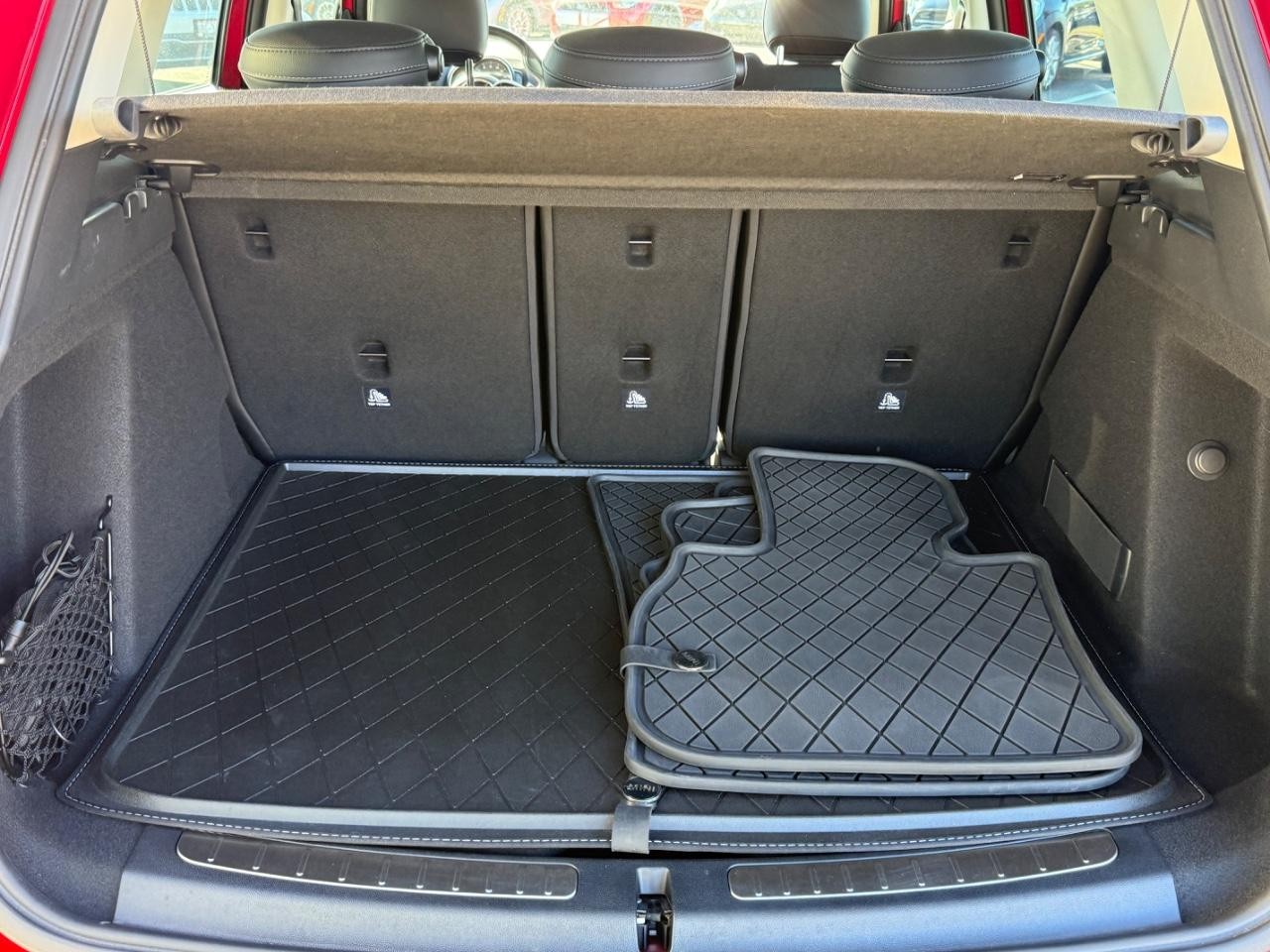 MINI Countryman Vehicle Image 05