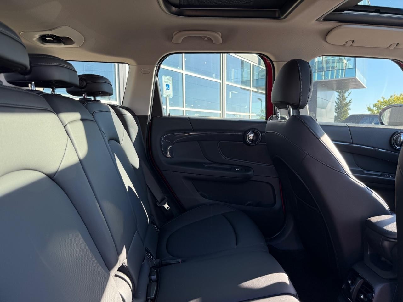 MINI Countryman Vehicle Image 10