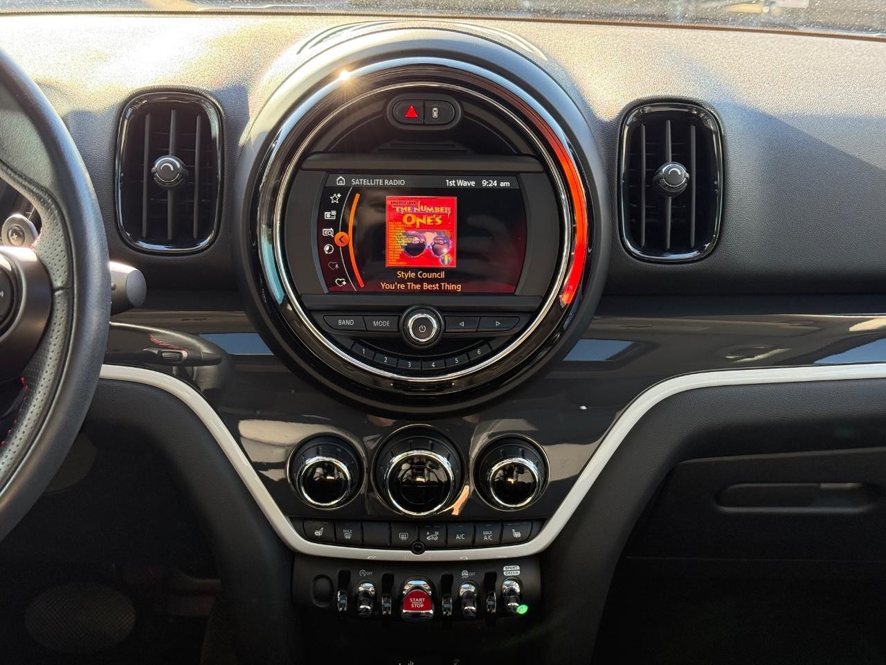 MINI Countryman Vehicle Image 12
